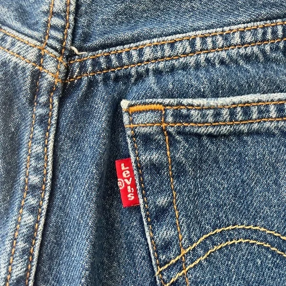 Levi's 501 Original High Rise Denim Shorts - Picture 4 of 4